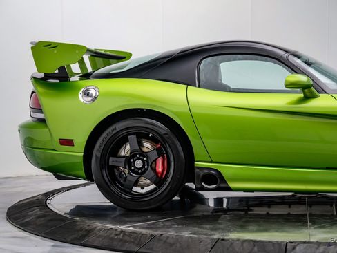 Used 2010 Dodge Viper ACR RWD image 26