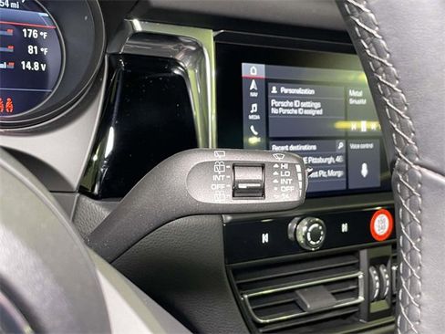 Used 2025 Porsche Macan image 46