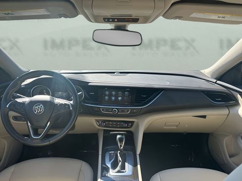 Used 2018 Buick Regal Essence image 12