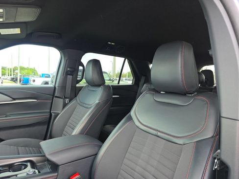 Used 2025 Ford Explorer ST-Line RWD image 28