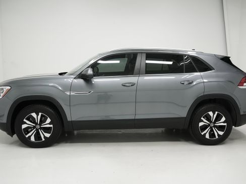 Used 2025 Volkswagen Atlas Cross Sport SE image 7