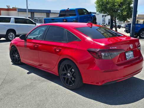 Used 2025 Honda Civic Sport image 4
