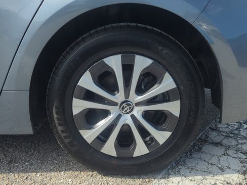 Used 2022 Toyota Corolla LE FWD image 9
