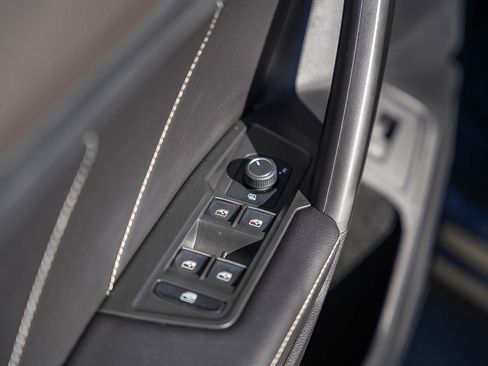 Used 2024 Volkswagen Tiguan SE image 20