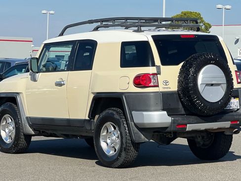 Used 2009 Toyota FJ Cruiser 4WD image 7