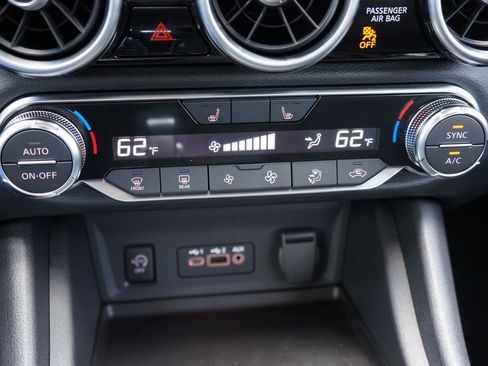 Certified 2024 Nissan Sentra SR image 25