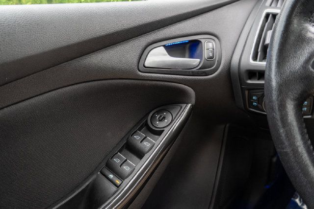 Used 2017 Ford Focus Titanium FWD image 15
