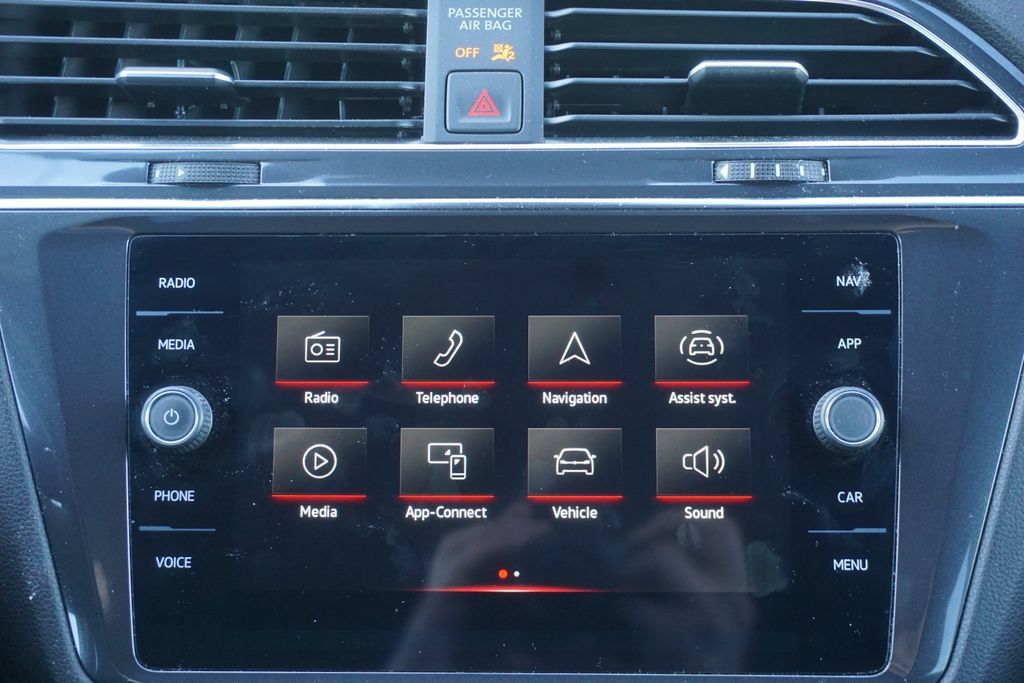 Used 2022 Volkswagen Tiguan SEL R-Line AWD/4WD image 13