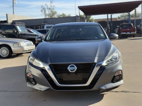 Used 2020 Nissan Altima 2.5 SL FWD image 2