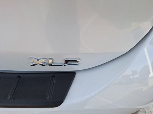 Used 2025 Toyota Highlander XLE image 13