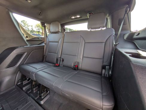 Used 2021 Chevrolet Tahoe LT w/ LT Signature Package RWD image 8