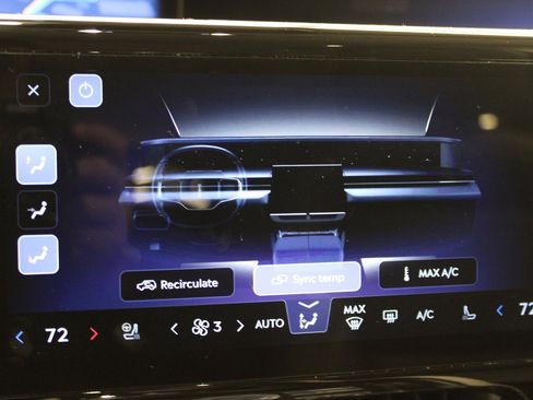 Used 2024 Lincoln Nautilus Reserve image 31