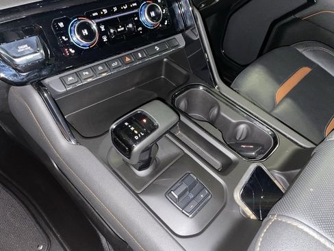 Used 2024 GMC Sierra 1500 AT4 w/ Technology Package image 19