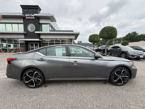 Used 2023 Nissan Altima 2.5 SR w/ SR Premium Package FWD image 8