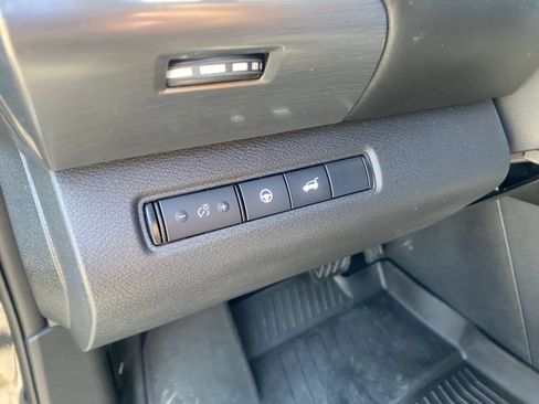 Used 2025 Nissan Pathfinder Rock Creek AWD/4WD image 17