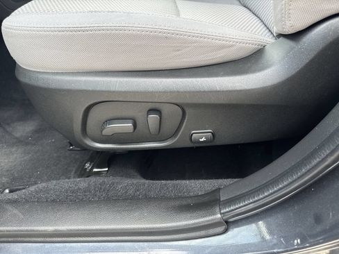 Used 2017 Subaru Forester 2.5i Premium AWD/4WD image 19