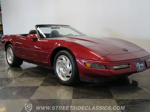Used 1995 Chevrolet Corvette Convertible RWD image 17