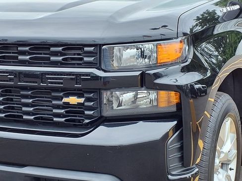 Used 2020 Chevrolet Silverado 1500 Custom w/ Custom Value Package AWD/4WD image 28