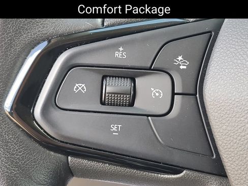 Certified 2023 Chevrolet Bolt EUV LT w/ Comfort Package FWD image 11