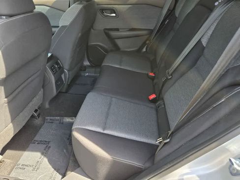 Used 2021 Nissan Rogue SV FWD image 12