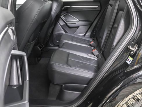 Used 2022 Audi Q3 2.0T Premium w/ Black Optic Sport Package image 37