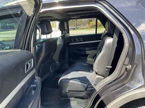 Used 2016 Ford Explorer XLT w/ Equipment Group 202A AWD/4WD image 14