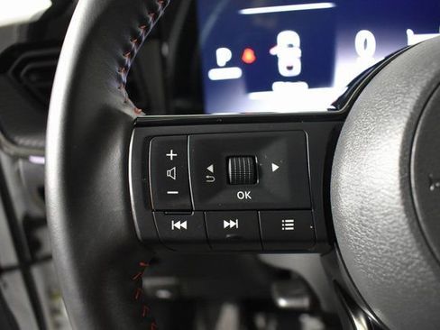 Certified 2025 Nissan Kicks SR image 14