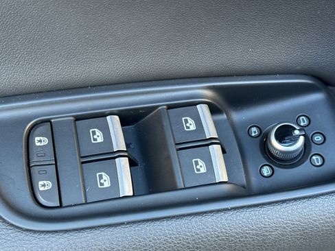 Used 2024 Audi Q7 3.0T Premium image 11