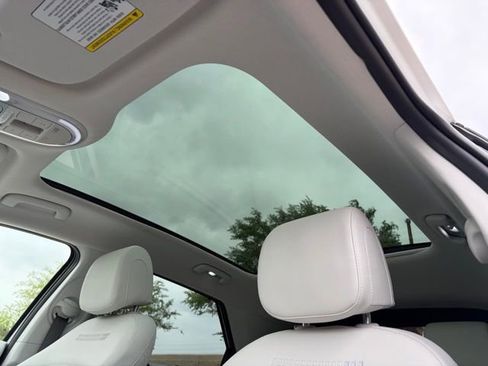 Used 2025 Hyundai Ioniq 5 Limited image 13