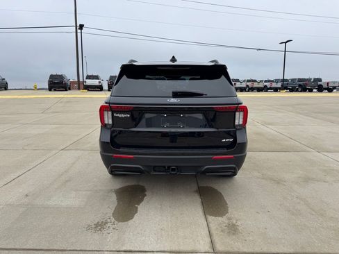 Certified 2025 Ford Explorer ST-Line AWD/4WD image 4