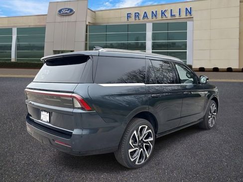 New 2026 Lincoln Navigator Reserve image 7