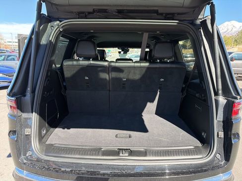 Used 2022 Jeep Wagoneer Series III w/ Convenience Group I AWD/4WD image 31