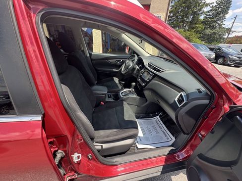 Used 2016 Nissan Rogue SV w/ SV Premium Package AWD/4WD image 19