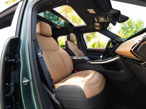 Used 2025 Land Rover Range Rover Sport Dynamic SE AWD/4WD image 70