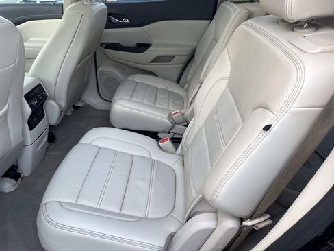 Used 2021 GMC Acadia Denali w/ Denali Ultimate Package image 17