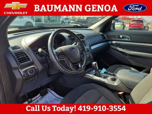 Used 2019 Ford Explorer XLT w/ Class III Trailer Tow Package AWD/4WD image 3