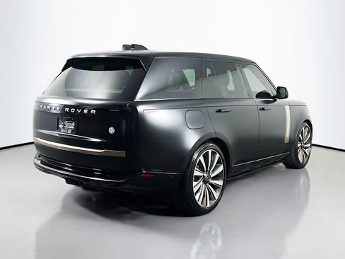 Used 2025 Land Rover Range Rover SV AWD/4WD image 5