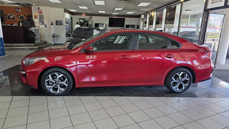 Used 2019 Kia Forte LXS FWD image 2