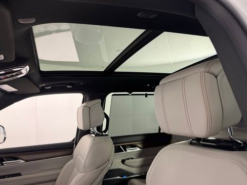 Certified 2025 Jeep Grand Wagoneer 4WD image 26