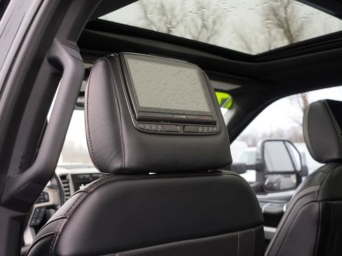 Used 2019 Ford F250 Platinum w/ Platinum Ultimate Package image 20