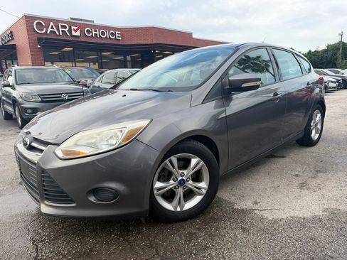 Used 2014 Ford Focus SE w/ SE Winter Package FWD image 1