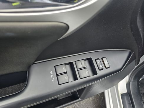 Used 2013 Lexus CT 200h 200h image 17