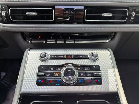 Used 2020 Lincoln Aviator Grand Touring w/ Equipment Group 302A AWD/4WD image 43