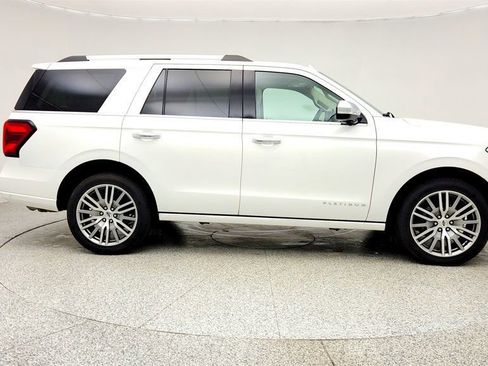 Used 2024 Ford Expedition Platinum AWD/4WD image 4