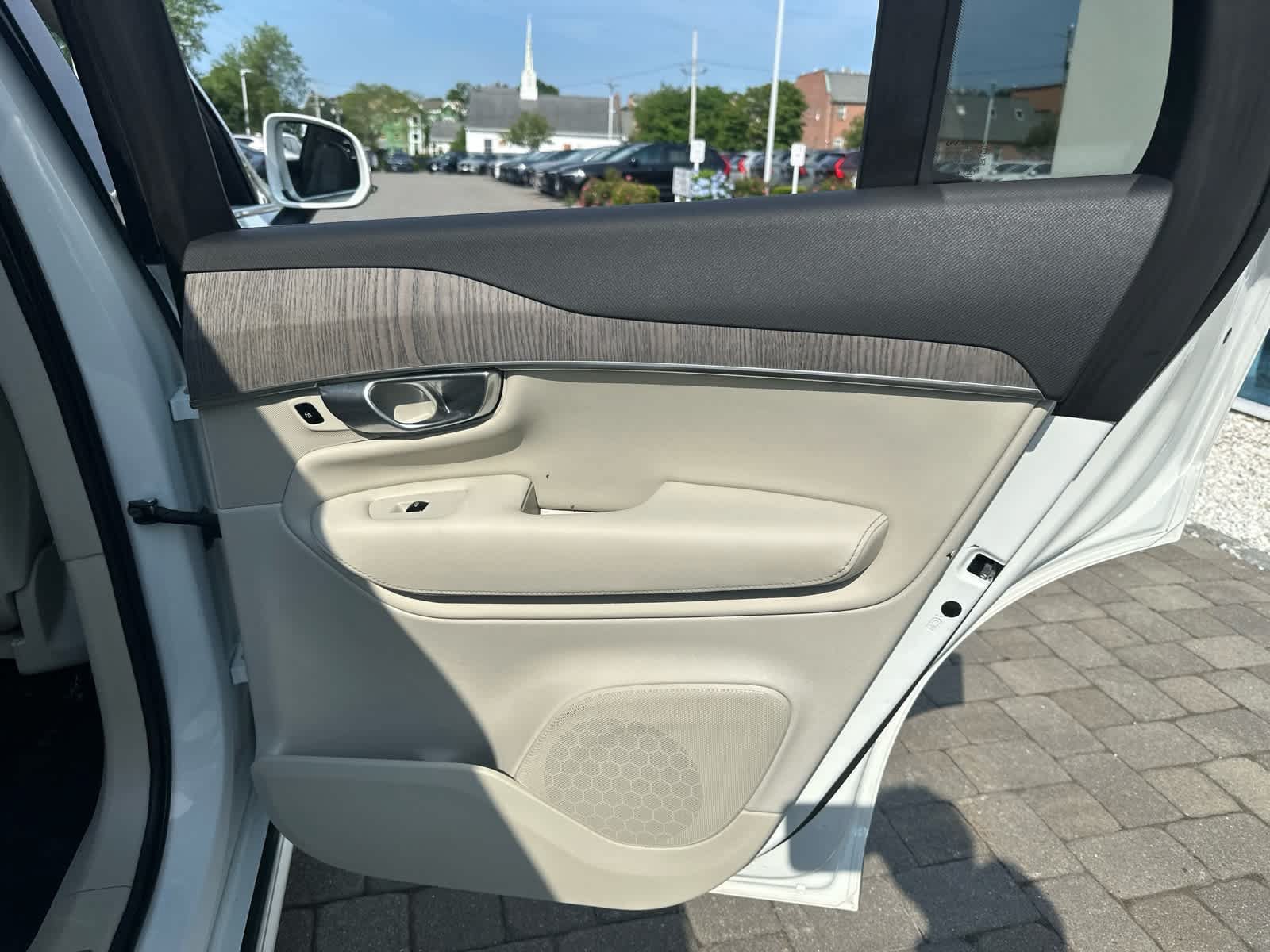 Used 2023 Volvo XC90 B5 Plus w/ Protection Package Premier AWD/4WD image 38