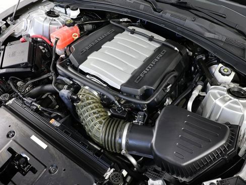 Used 2018 Chevrolet Camaro SS RWD image 33