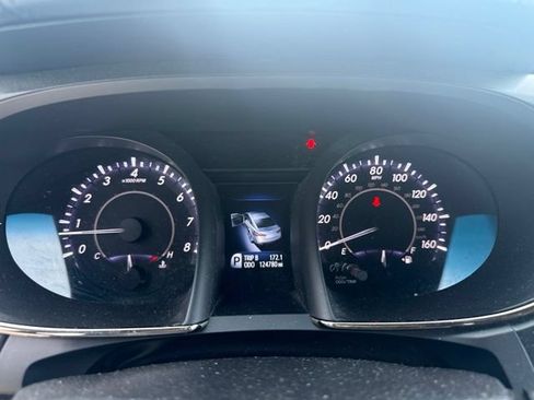 Used 2017 Toyota Avalon Limited w/ All Weather Liner Package FWD image 16
