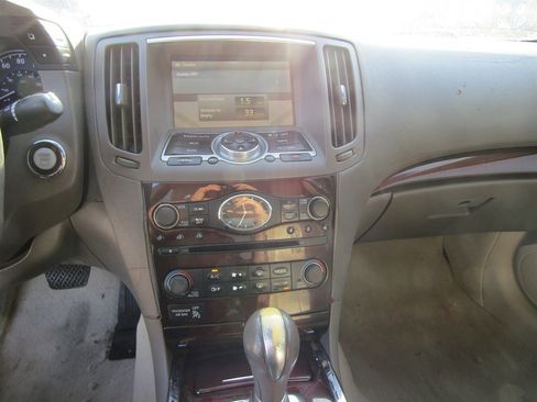 Used 2011 INFINITI G37 Journey w/ Premium Pkg image 13