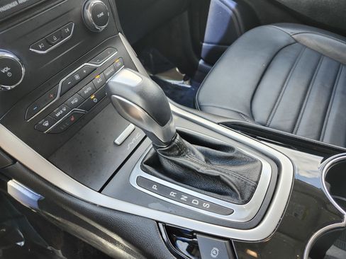 Used 2016 Ford Edge SEL w/ Equipment Group 201A AWD/4WD image 32