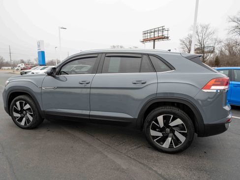 Used 2024 Volkswagen Atlas Cross Sport SE image 4